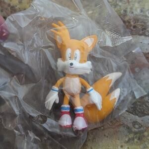 sonic tails mini figures NEW